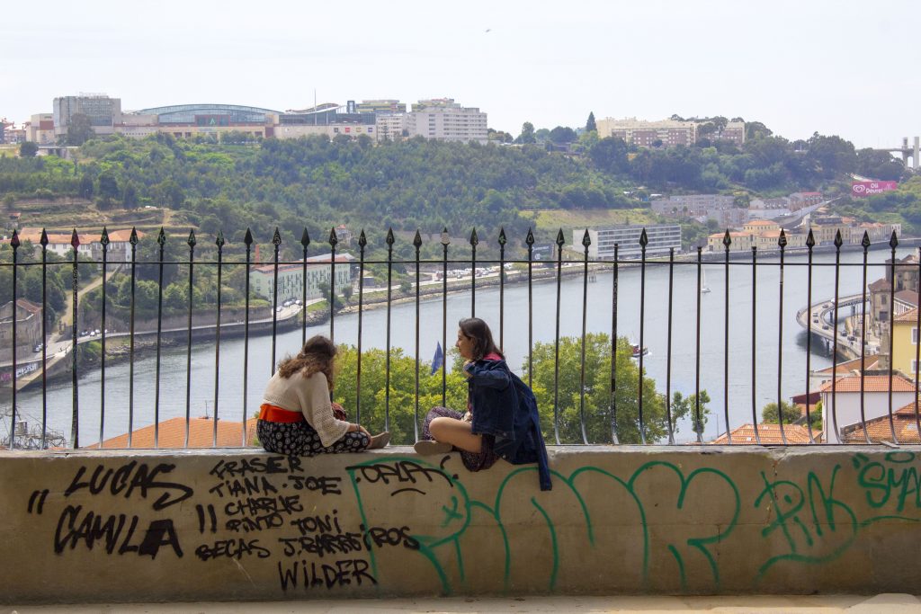 Curtindo as Virtudes em Porto // Foto por Vamos Juntas